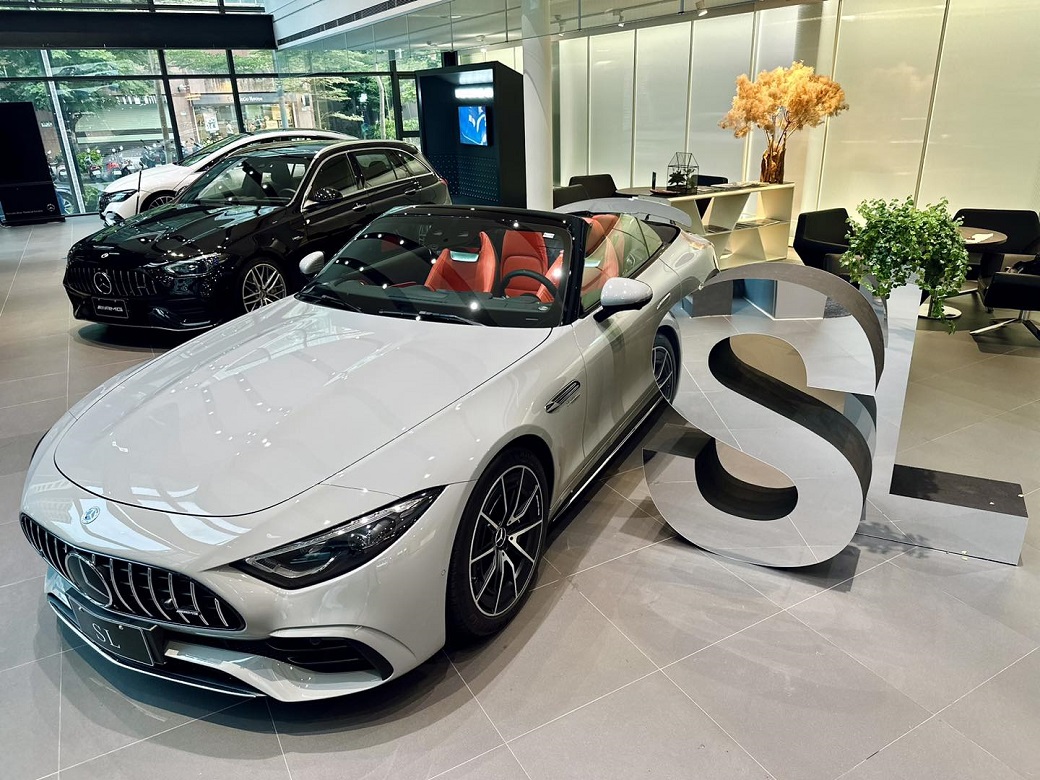 Mercedes-AMG SL43 與 C43T 璀璨雙星展間賞車活動