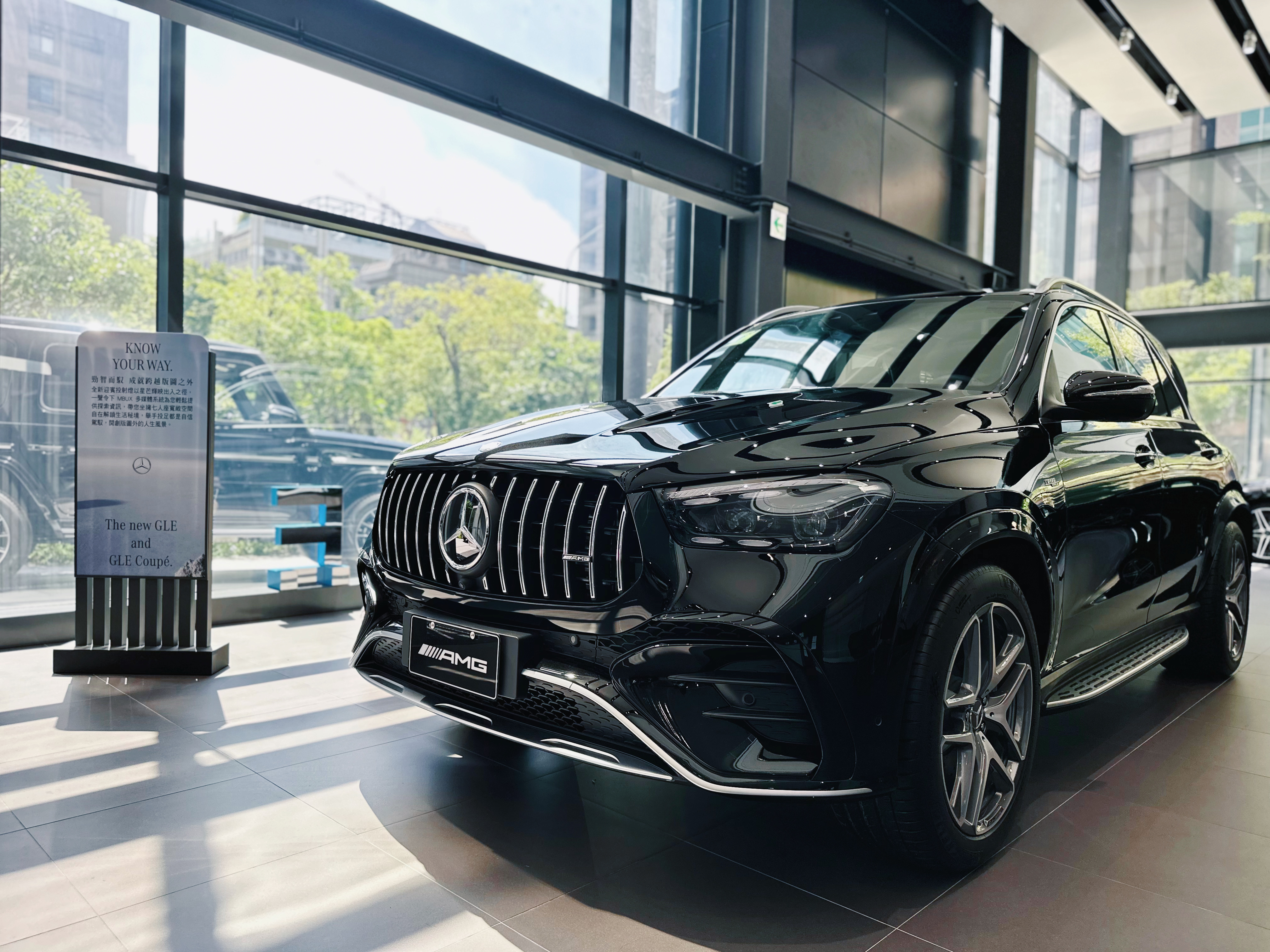 KNOW YOUR WAY. | THE NEW GLE. 展間賞車活動