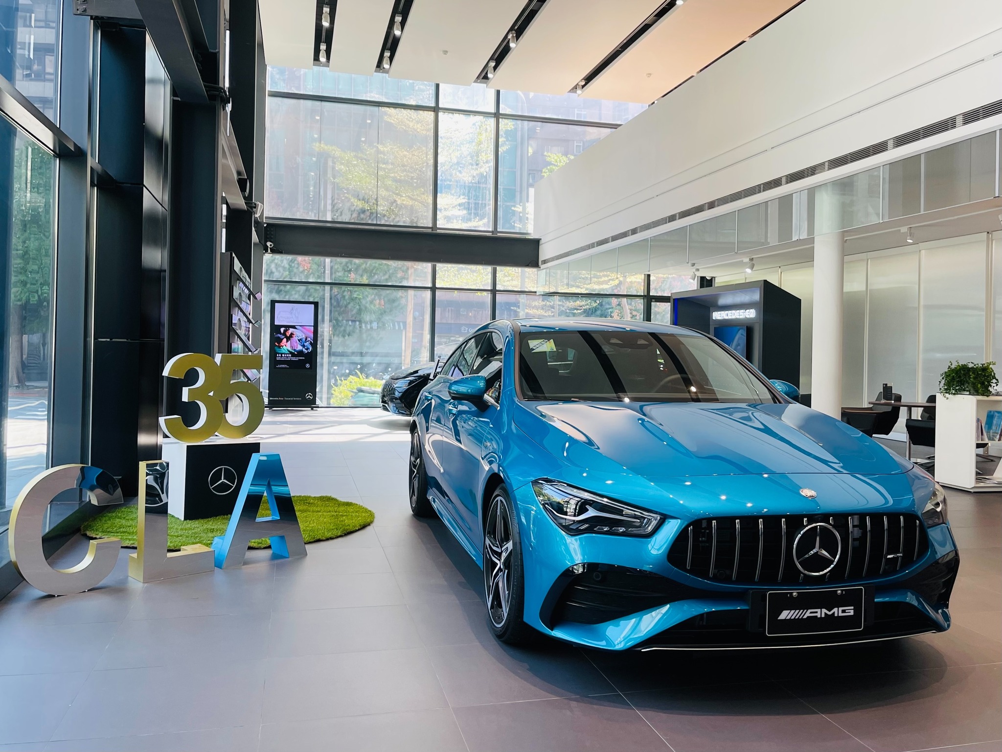 THE NEW CLA and GLA 展間賞車活動
