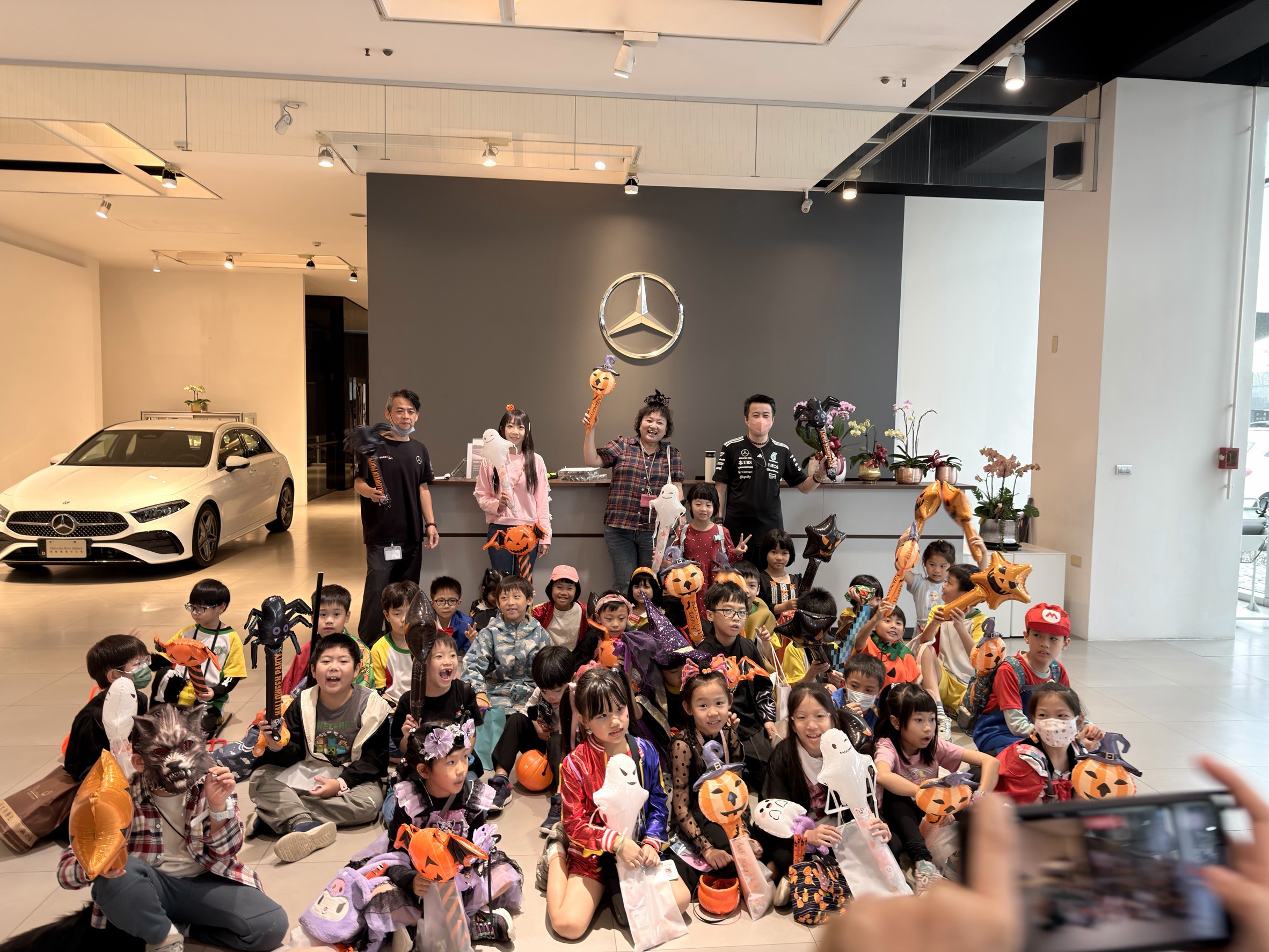 台隆賓士萬聖糖果日｜歡迎大佳國小小朋友光臨