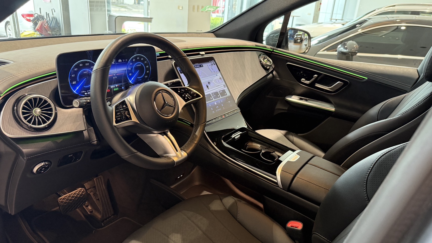 EQE300 SUV